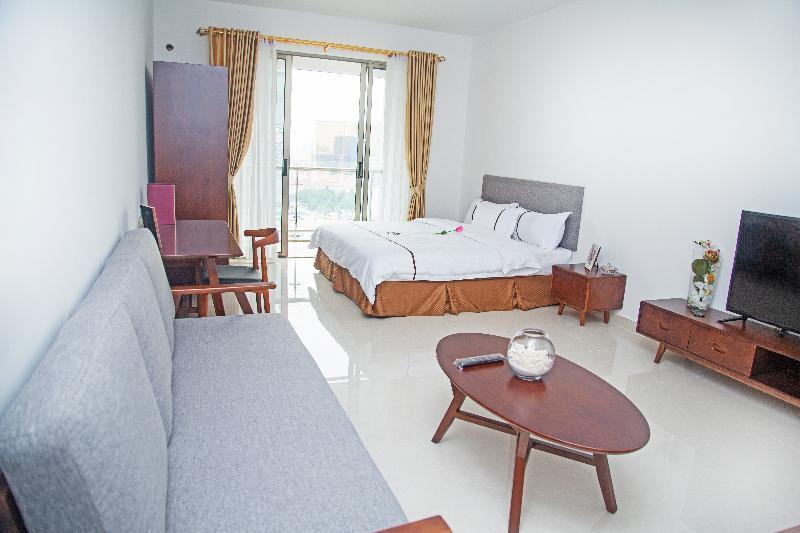 D.I.Riviera International Hotel Phnom Penh Exterior photo